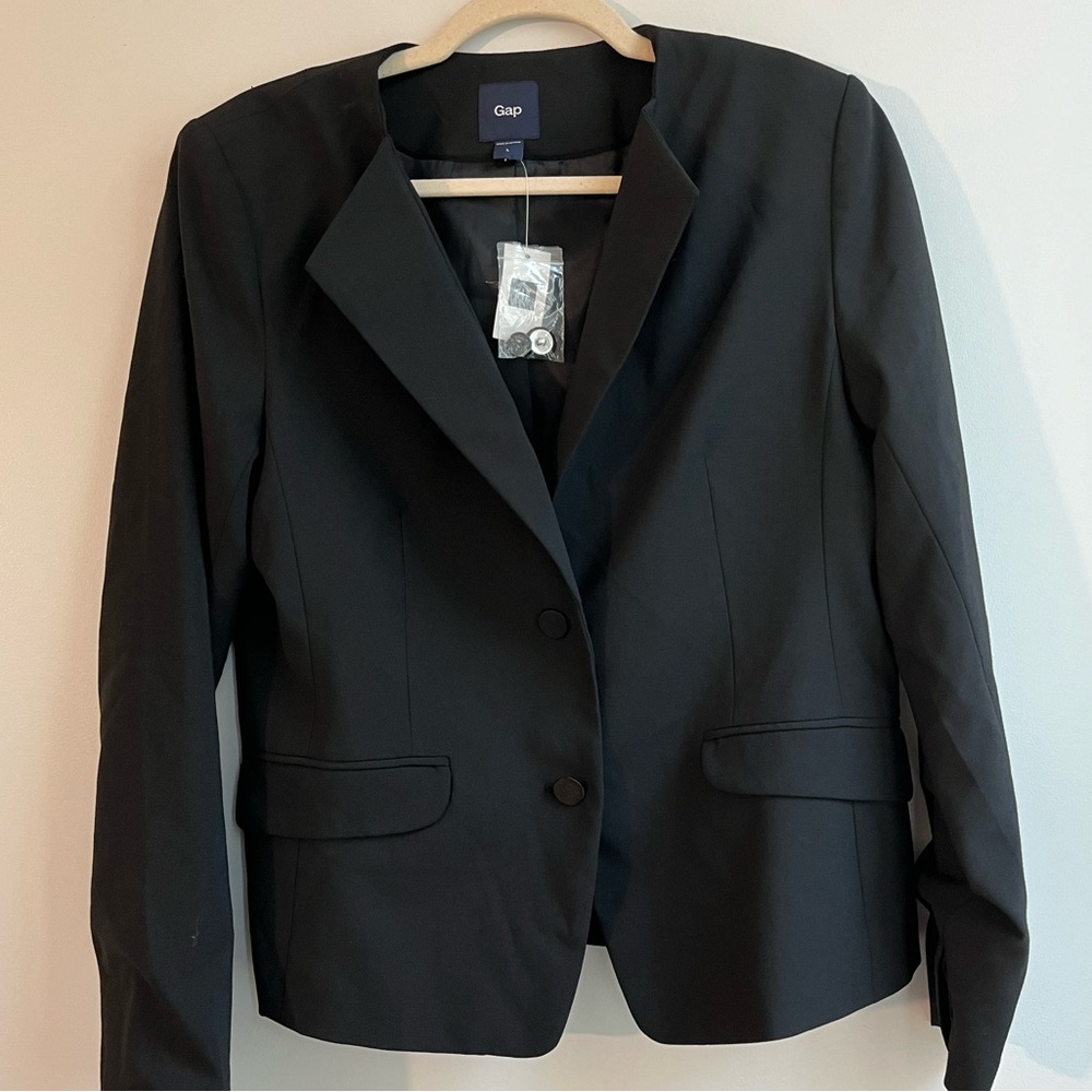 GAP black fitted blazer (brand new with tags)